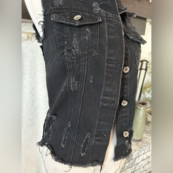 50%off w♥️ L & B “Lucky and Blessed vest black distress vest suede insert XS - Picture 2 of 9